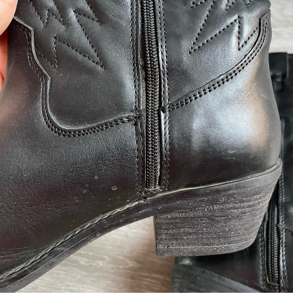 Black Leather Western Boots - Picture 11 of 15